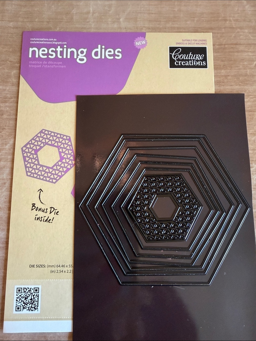 Couture Creations Hexagon Nesting Dies